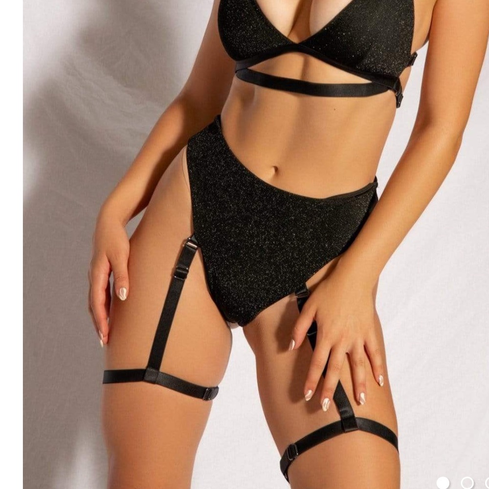 CXIX CORA HIGH WAISTED BOTTOMS - BLACK WITH GARTER size S